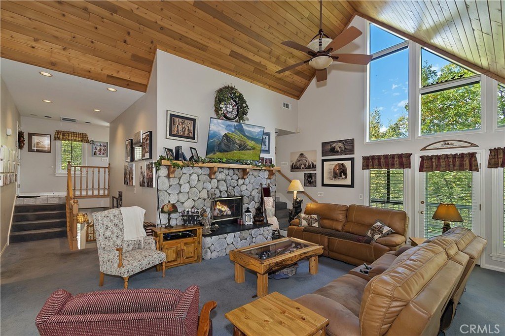 Lake Arrowhead, California, 92352, United States, 3 Bedrooms Bedrooms, ,2.5 BathroomsBathrooms,Residential,Forsale,2004863