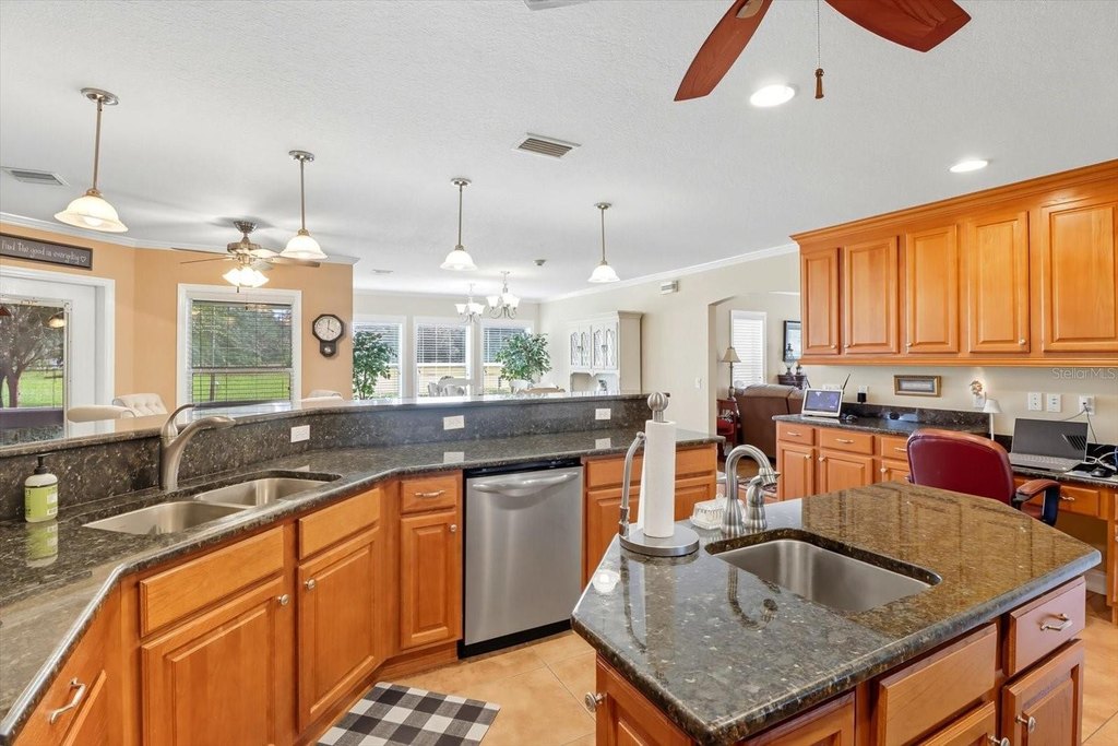 MORRISTON, Florida, 32668, United States, 4 Bedrooms Bedrooms, ,4.5 BathroomsBathrooms,Residential,Forsale,1994129