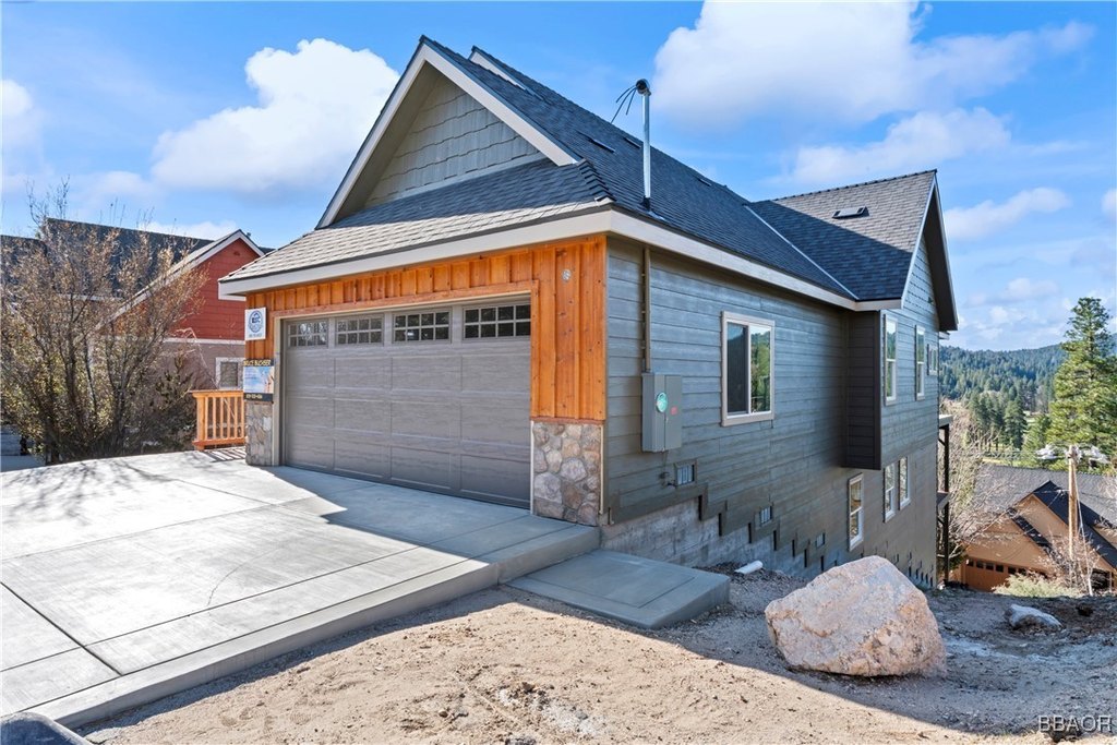 Lake Arrowhead, California, 92352, United States, 3 Bedrooms Bedrooms, ,4 BathroomsBathrooms,Residential,Forsale,1886286