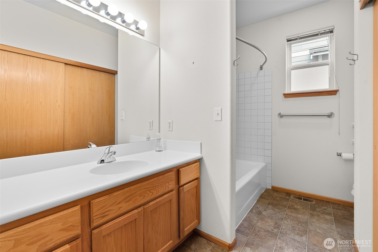 Lynden, Washington, 98264, United States, 3 Bedrooms Bedrooms, ,2 BathroomsBathrooms,Residential,Forsale,1965893