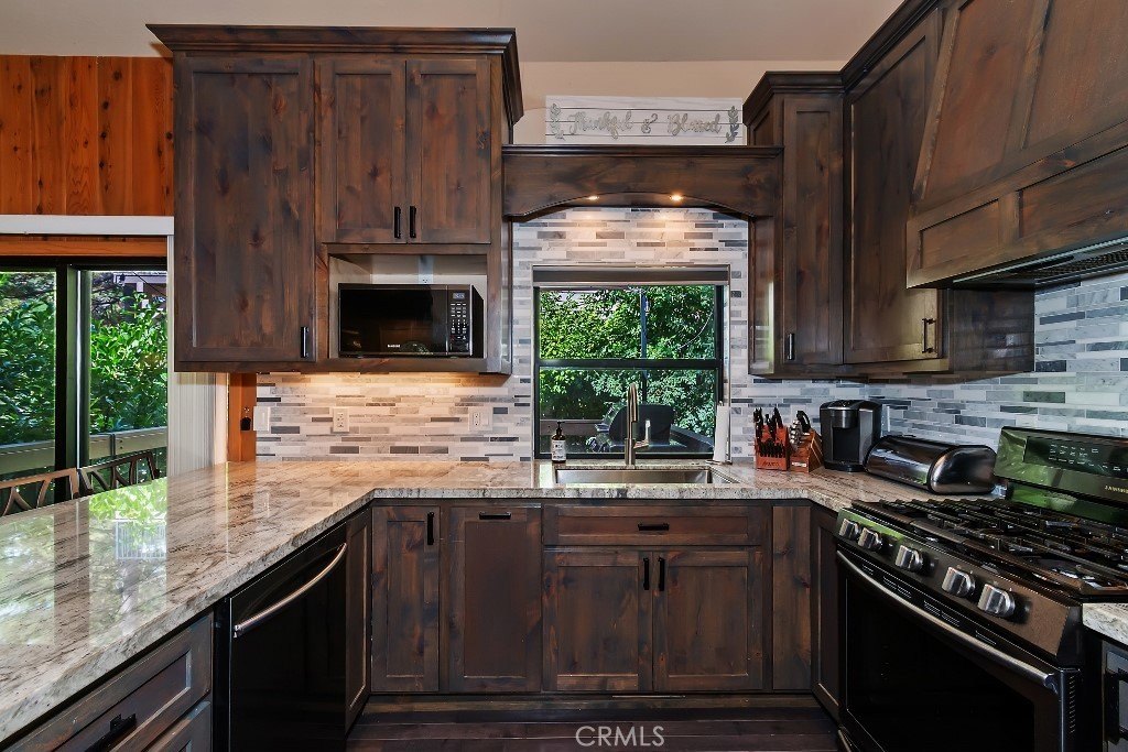 Lake Arrowhead, California, 92352, United States, 3 Bedrooms Bedrooms, ,2 BathroomsBathrooms,Residential,Forsale,2013215