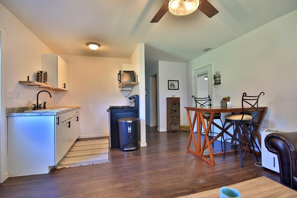 MORRISTON, Florida, 32668, United States, 5 Bedrooms Bedrooms, ,3 BathroomsBathrooms,Residential,Forsale,1969792