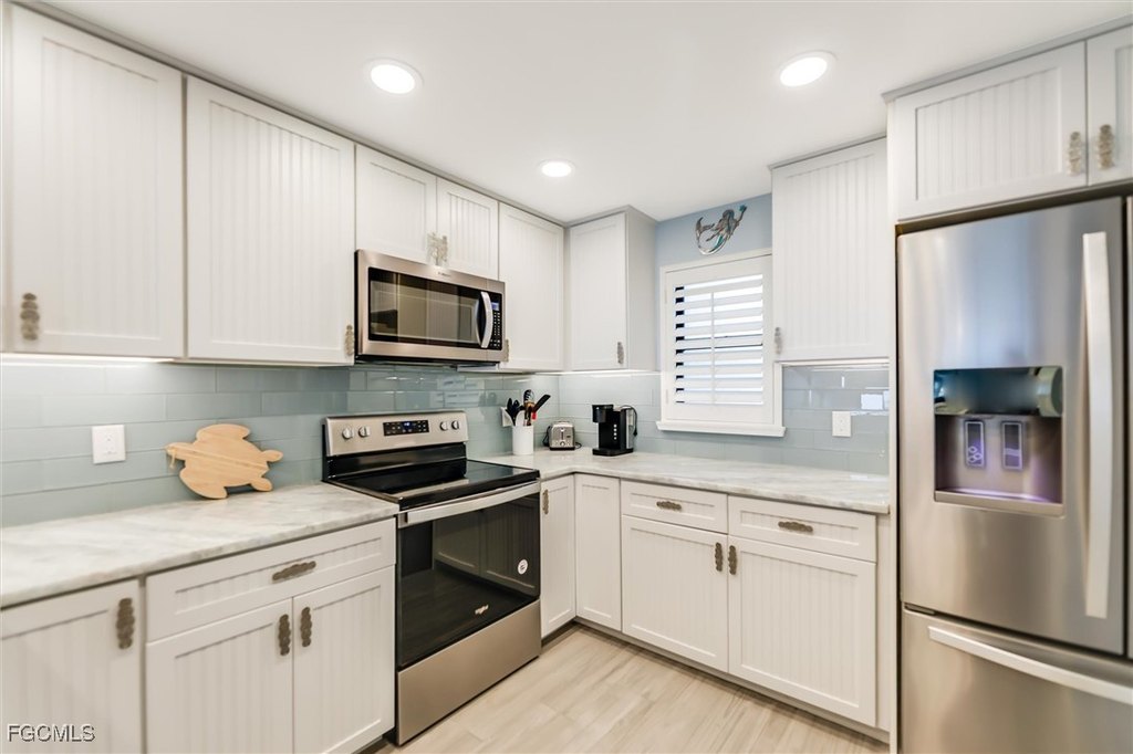 Captiva, Florida, 33924, United States, 2 Bedrooms Bedrooms, ,2 BathroomsBathrooms,Residential,Forsale,1886405