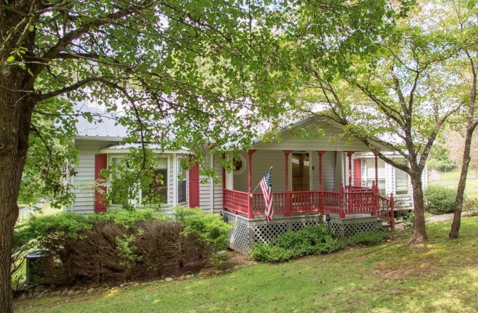 Sparta, Tennessee, 38583, United States, 3 Bedrooms Bedrooms, ,2.5 BathroomsBathrooms,Residential,Forsale,1996598