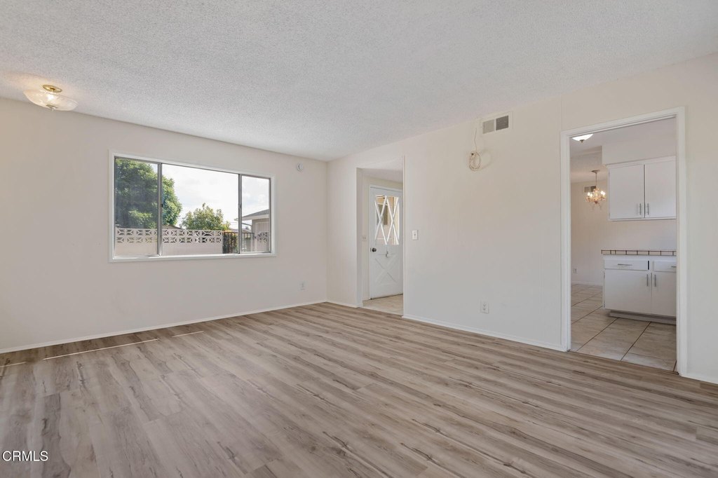 Ventura, California, 93003, United States, 3 Bedrooms Bedrooms, ,2 BathroomsBathrooms,Residential,Forsale,1985946