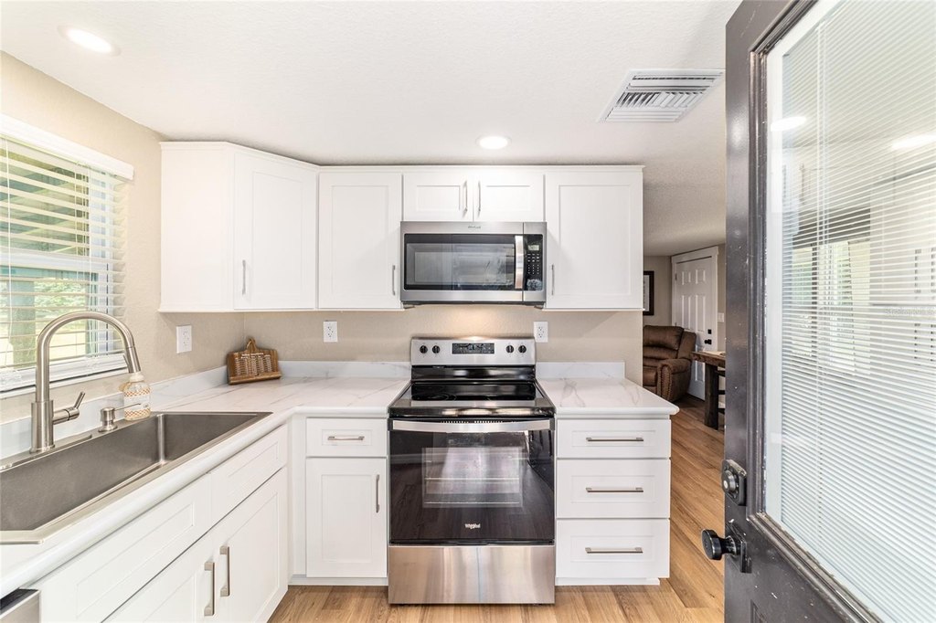 BELLEVIEW, Florida, 34420, United States, 4 Bedrooms Bedrooms, ,3 BathroomsBathrooms,Residential,Forsale,1994121