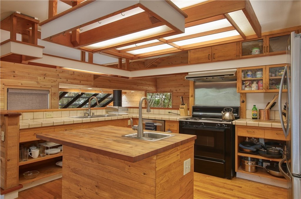 Cambria, California, 93428, United States, 3 Bedrooms Bedrooms, ,2.5 BathroomsBathrooms,Residential,Forsale,2009039