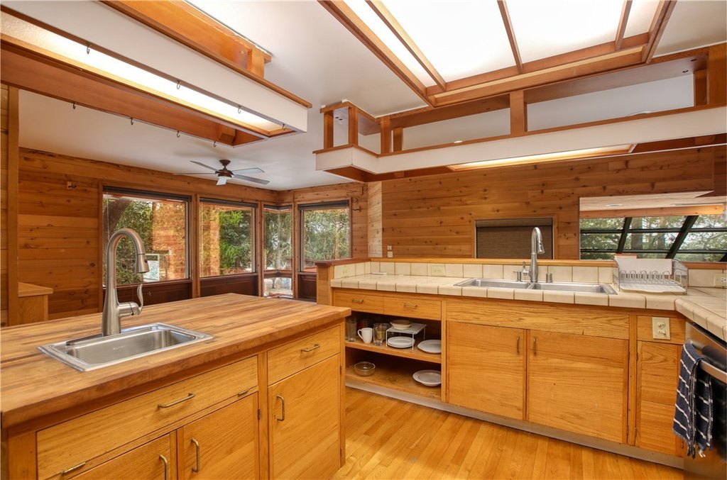 Cambria, California, 93428, United States, 3 Bedrooms Bedrooms, ,2.5 BathroomsBathrooms,Residential,Forsale,2009039