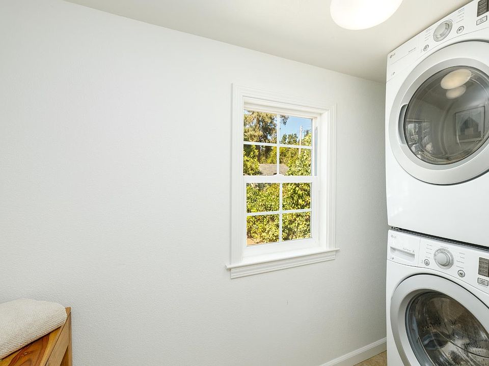 Kenwood, California, 95452, United States, 2 Bedrooms Bedrooms, ,2 BathroomsBathrooms,Residential,Forsale,1985916