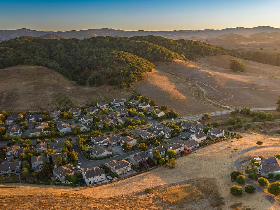 Petaluma, California, 94952, United States, 4 Bedrooms Bedrooms, ,3 BathroomsBathrooms,Residential,Forsale,1985922