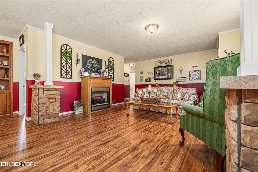 Decatur, Tennessee, 37322, United States, 4 Bedrooms Bedrooms, ,2 BathroomsBathrooms,Residential,Forsale,1929848