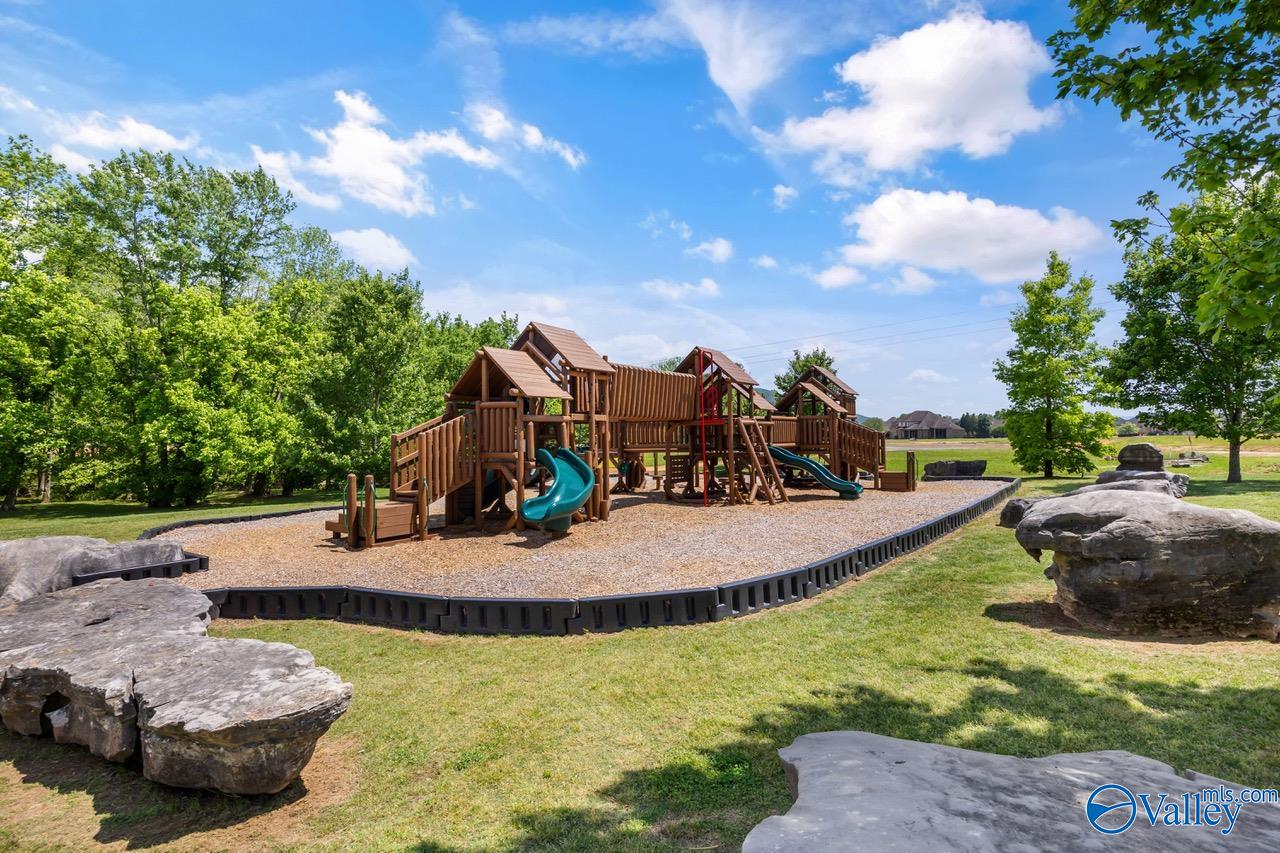 Gurley, Alabama, 35748, United States, 5 Bedrooms Bedrooms, ,4.5 BathroomsBathrooms,Residential,Forsale,2007711