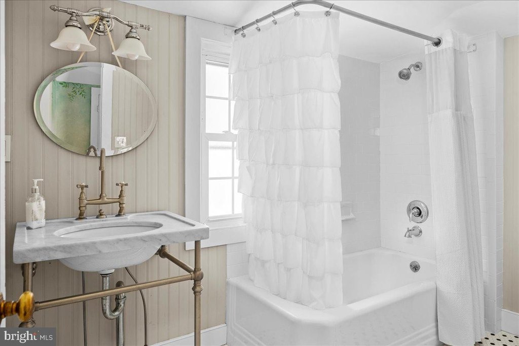 FURLONG, Pennsylvania, 18925, United States, 5 Bedrooms Bedrooms, ,3.5 BathroomsBathrooms,Residential,Forsale,1973389