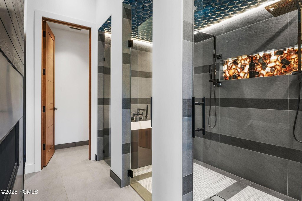 Park City, Utah, 84060, United States, 5 Bedrooms Bedrooms, ,4.5 BathroomsBathrooms,Residential,Forsale,2004724