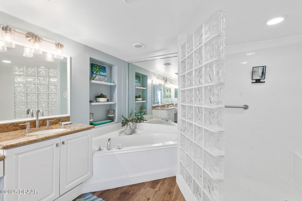 Daytona Beach Shores, Florida, 32118, United States, 3 Bedrooms Bedrooms, ,3 BathroomsBathrooms,Residential,Forsale,1990150