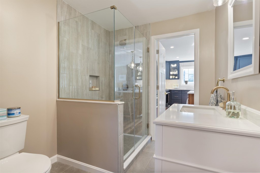 Portsmouth, New Hampshire, 03801, United States, 3 Bedrooms Bedrooms, ,2 BathroomsBathrooms,Residential,Forsale,2002416