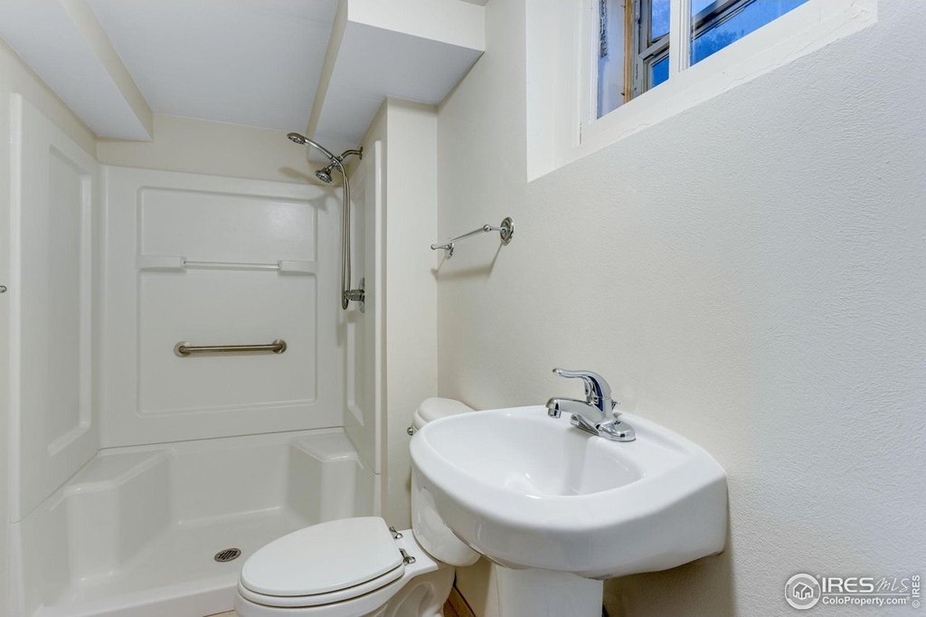 Greeley, Colorado, 80631, United States, 4 Bedrooms Bedrooms, ,2 BathroomsBathrooms,Residential,Forsale,2000010