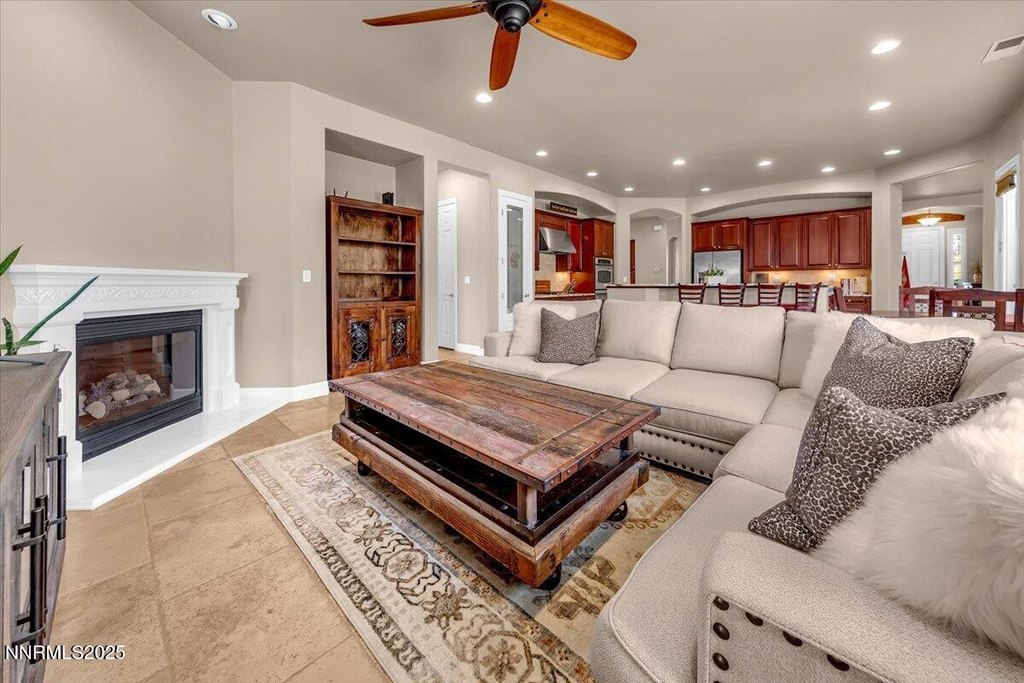 Sparks, Nevada, 89436, United States, 4 Bedrooms Bedrooms, ,3 BathroomsBathrooms,Residential,Forsale,1993789