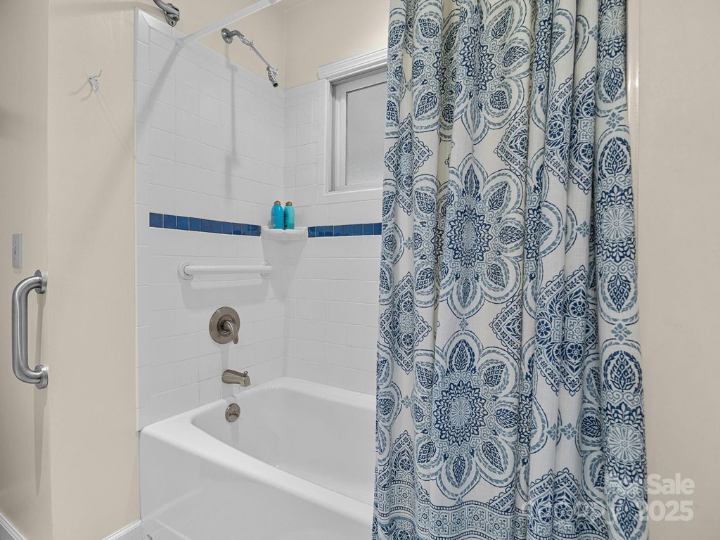 Landrum, South Carolina, 29356, United States, 2 Bedrooms Bedrooms, ,2.5 BathroomsBathrooms,Residential,Forsale,2004298