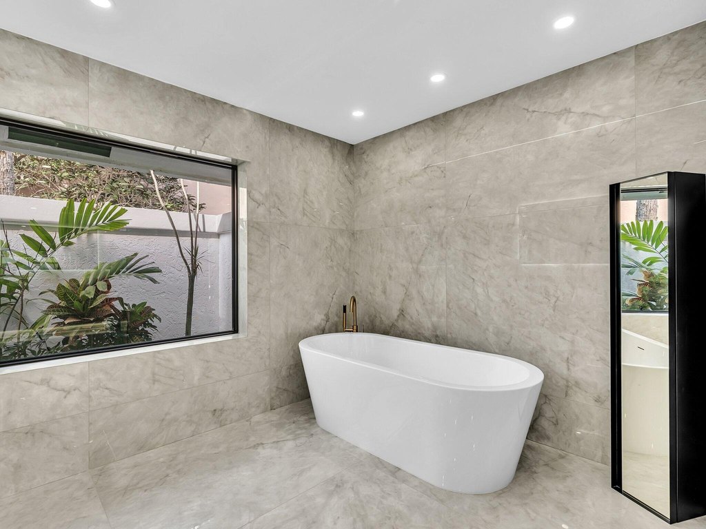 Boca Raton, Florida, 33433, United States, 5 Bedrooms Bedrooms, ,3.5 BathroomsBathrooms,Residential,Forsale,2009931