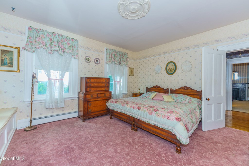 Schodack Landing, New York, 12156, United States, 7 Bedrooms Bedrooms, ,3 BathroomsBathrooms,Residential,Forsale,1953151