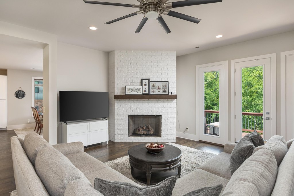 Harrison, Tennessee, 37341, United States, 4 Bedrooms Bedrooms, ,2.5 BathroomsBathrooms,Residential,Forsale,1922197