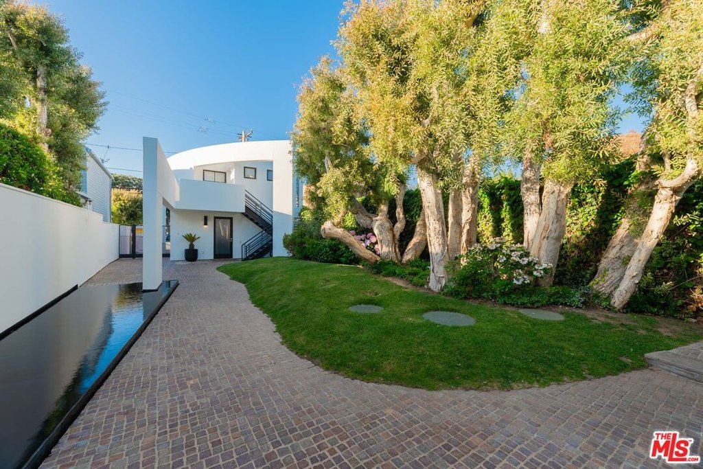 MALIBU, California, 90265, United States, 4 Bedrooms Bedrooms, ,5.5 BathroomsBathrooms,Residential,Forsale,2001427