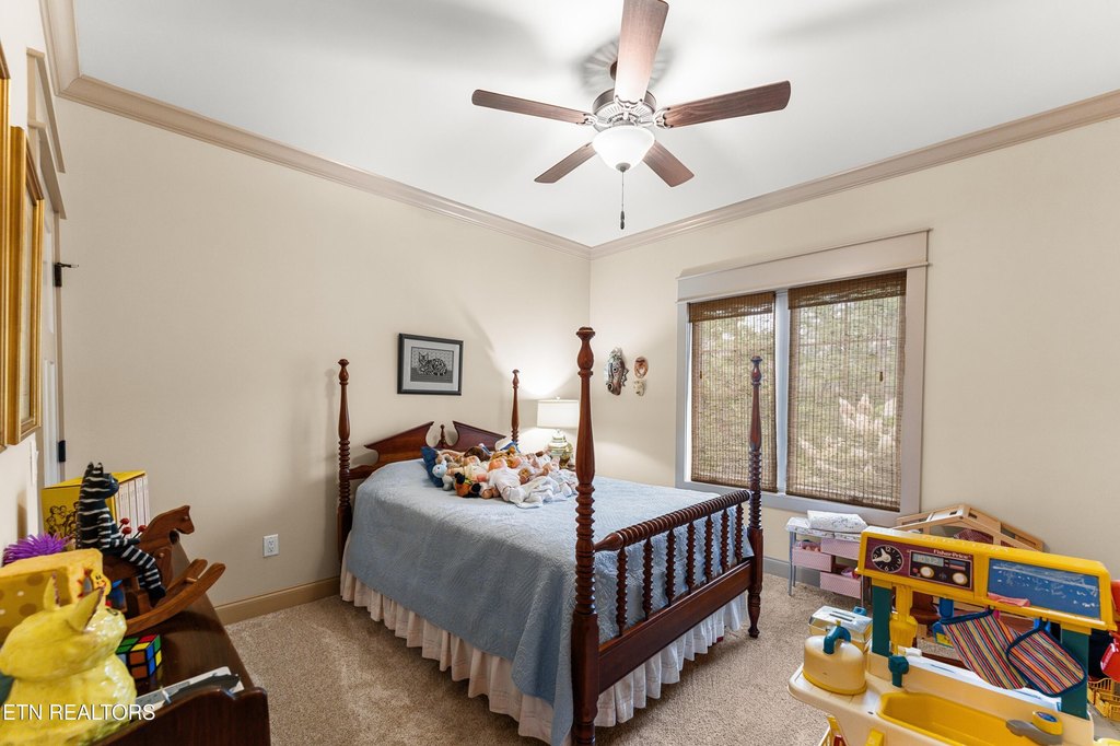 Crossville, Tennessee, 38558, United States, 4 Bedrooms Bedrooms, ,3 BathroomsBathrooms,Residential,Forsale,1952849