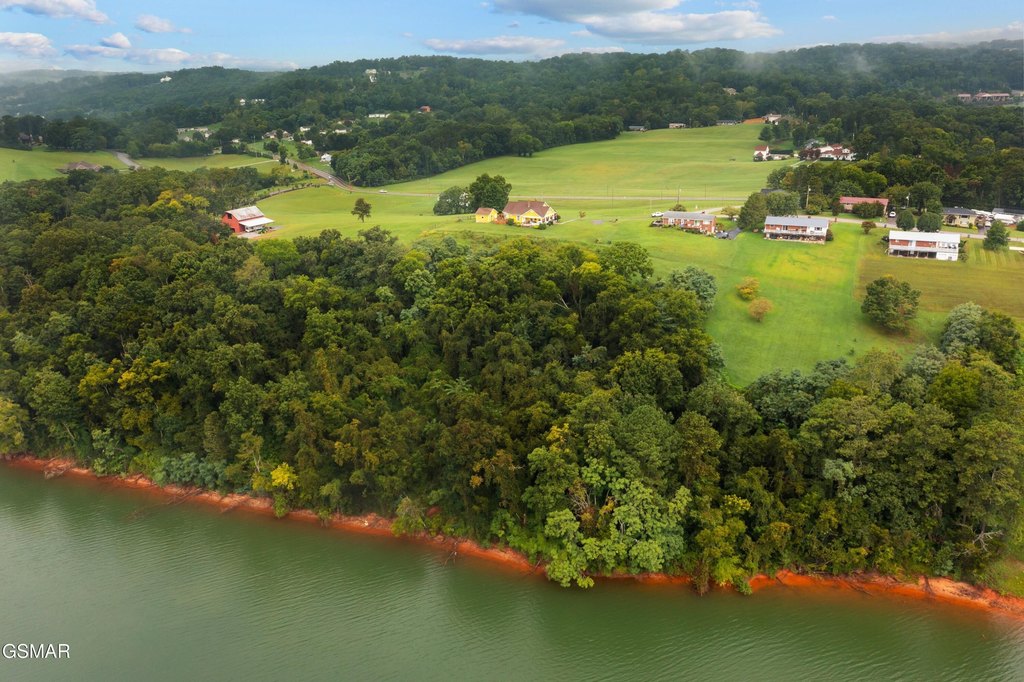 Dandridge, Tennessee, 37725, United States, 3 Bedrooms Bedrooms, ,2 BathroomsBathrooms,Residential,Forsale,1988735