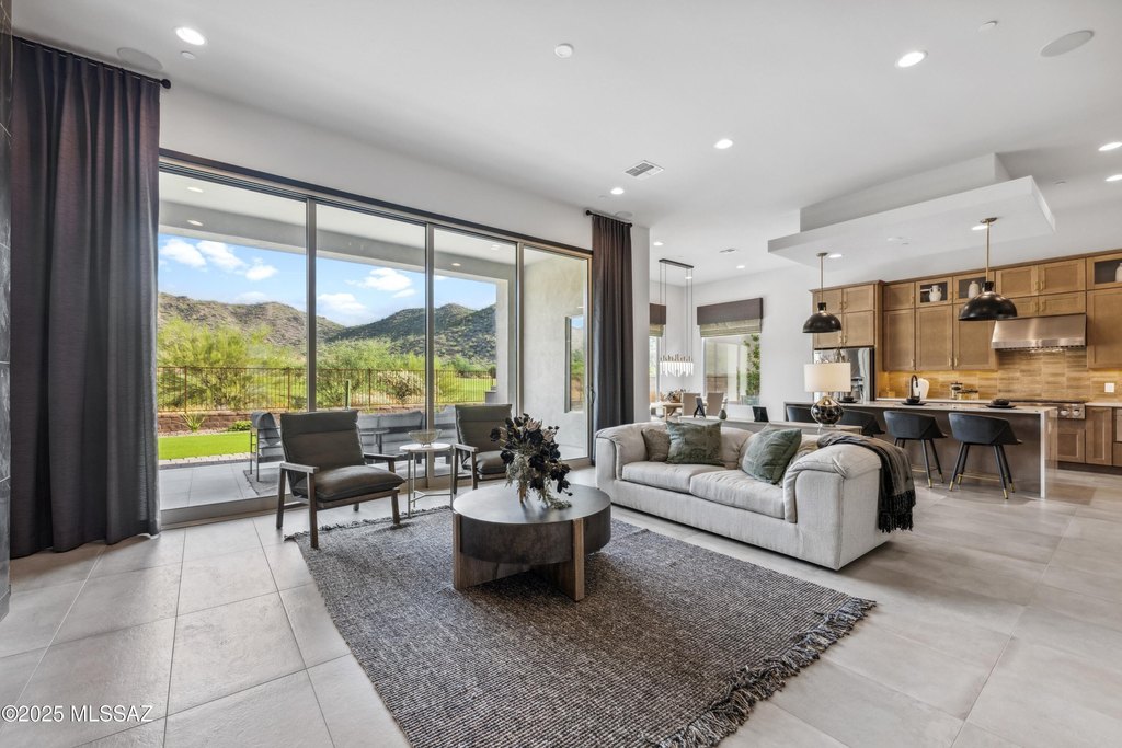 Tucson, Arizona, 85750, United States, 3 Bedrooms Bedrooms, ,3.5 BathroomsBathrooms,Residential,Forsale,1990097