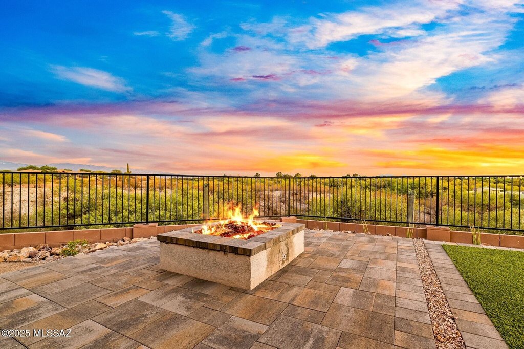 Tucson, Arizona, 85750, United States, 3 Bedrooms Bedrooms, ,3.5 BathroomsBathrooms,Residential,Forsale,1990097