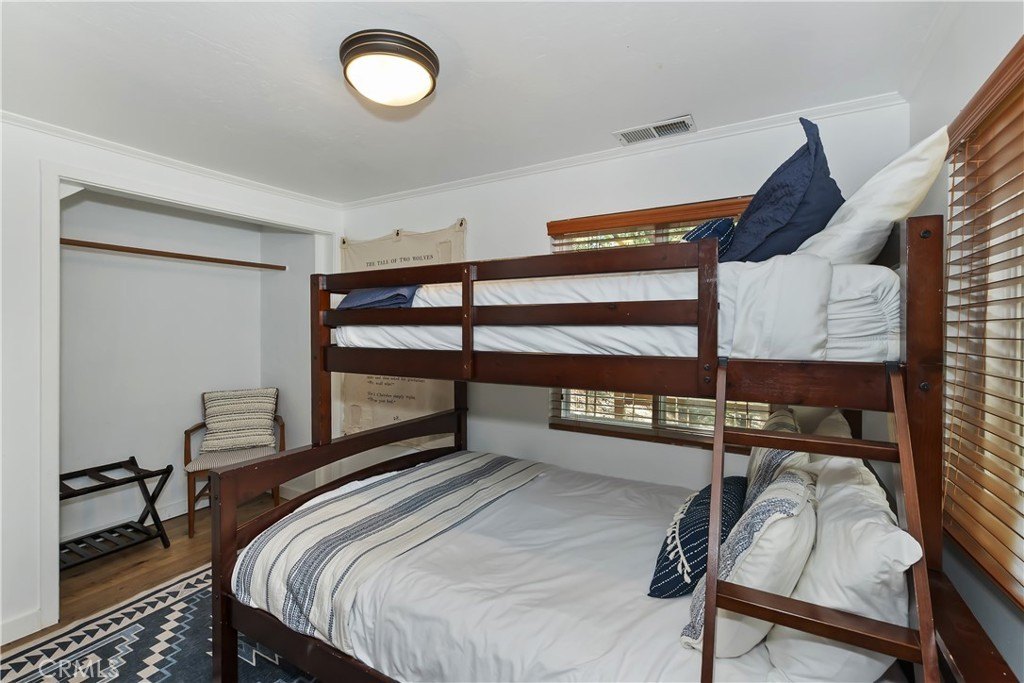 Lake Arrowhead, California, 92352, United States, 4 Bedrooms Bedrooms, ,2 BathroomsBathrooms,Residential,Forsale,2004074