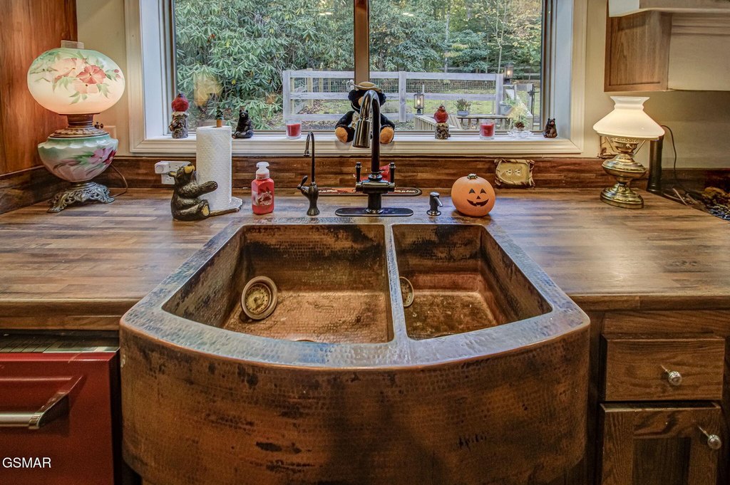 Sevierville, Tennessee, 37876, United States, 3 Bedrooms Bedrooms, ,2.5 BathroomsBathrooms,Residential,Forsale,1999435