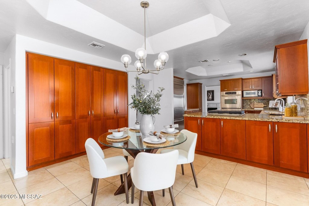 Tucson, Arizona, 85718, United States, 4 Bedrooms Bedrooms, ,3 BathroomsBathrooms,Residential,Forsale,1990373