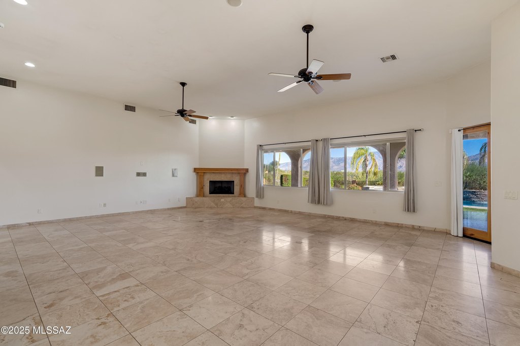 Tucson, Arizona, 85755, United States, 4 Bedrooms Bedrooms, ,5.5 BathroomsBathrooms,Residential,Forsale,1990104