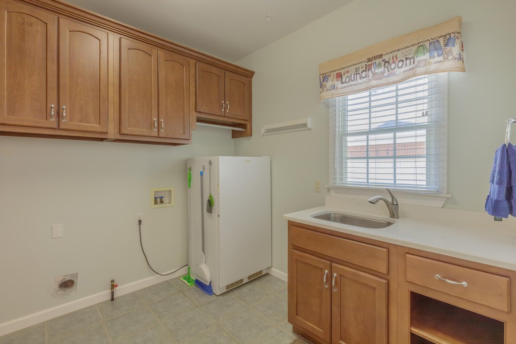 Hixson, Tennessee, 37343, United States, 4 Bedrooms Bedrooms, ,3.5 BathroomsBathrooms,Residential,Forsale,1995322