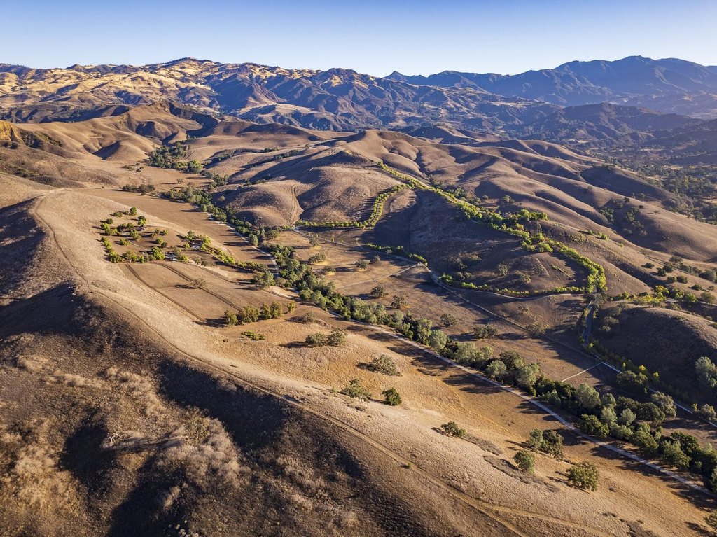 SANTA YNEZ, California, 93460, United States, 4 Bedrooms Bedrooms, ,6 BathroomsBathrooms,Residential,Forsale,2004323