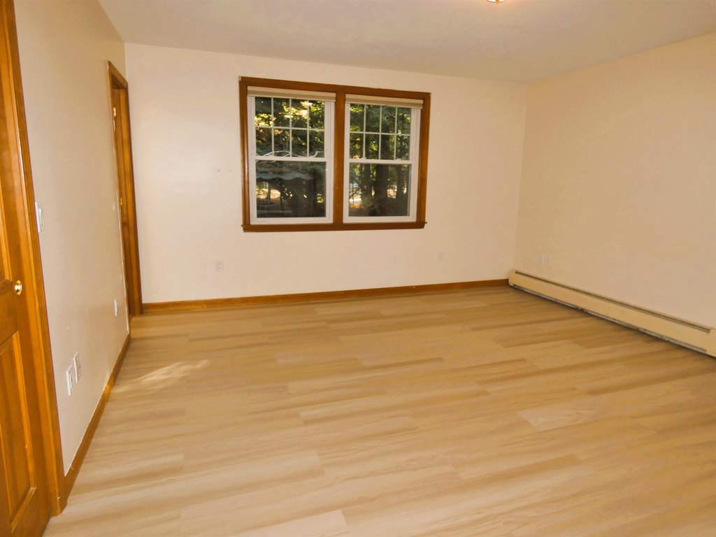 Laconia, New Hampshire, 03246, United States, 3 Bedrooms Bedrooms, ,2.5 BathroomsBathrooms,Residential,Forsale,1968469