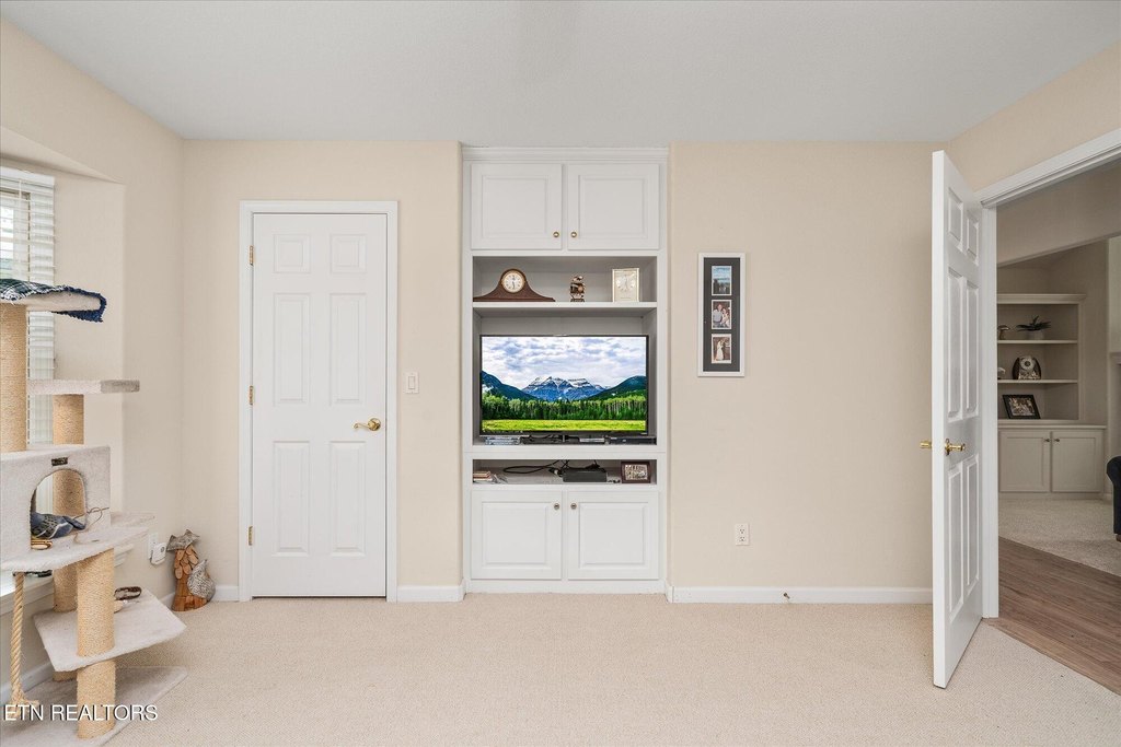 Crossville, Tennessee, 38558, United States, 3 Bedrooms Bedrooms, ,2 BathroomsBathrooms,Residential,Forsale,1953765