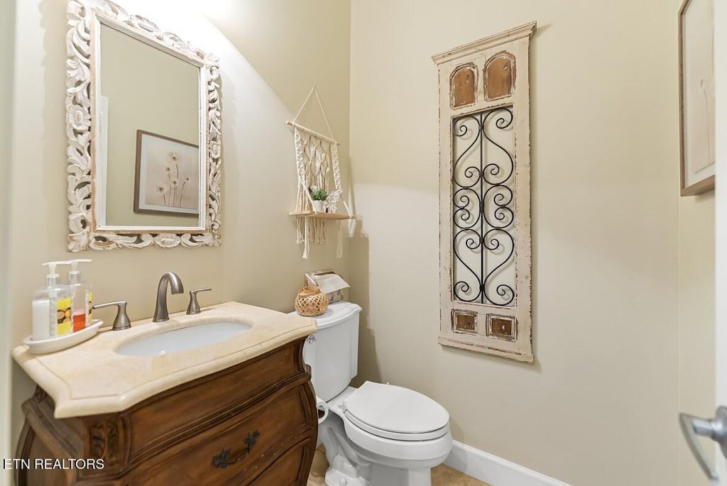 Pikeville, Tennessee, 37367, United States, 4 Bedrooms Bedrooms, ,3.5 BathroomsBathrooms,Residential,Forsale,1886011