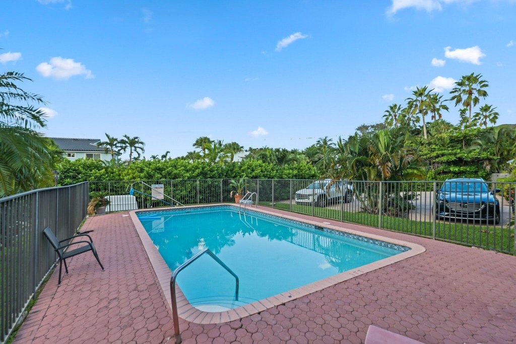 Highland Beach, Florida, 33487, United States, 3 Bedrooms Bedrooms, ,3 BathroomsBathrooms,Residential,Forsale,1996318