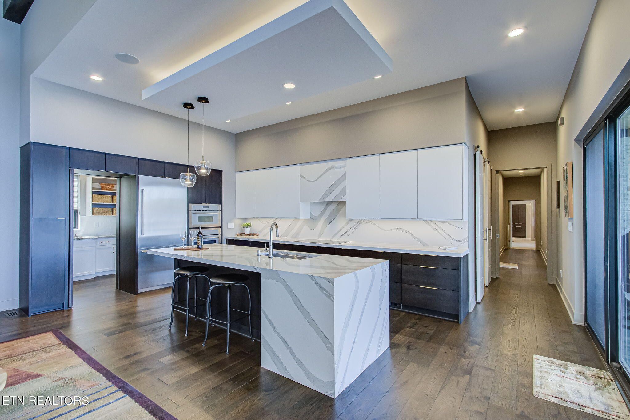 Loudon, Tennessee, 37774, United States, 5 Bedrooms Bedrooms, ,4 BathroomsBathrooms,Residential,Forsale,1973614