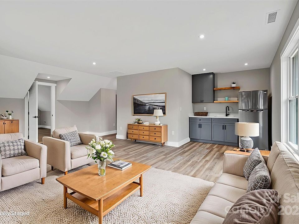 Asheville, North Carolina, 28806, United States, 3 Bedrooms Bedrooms, ,2 BathroomsBathrooms,Residential,Forsale,1986000