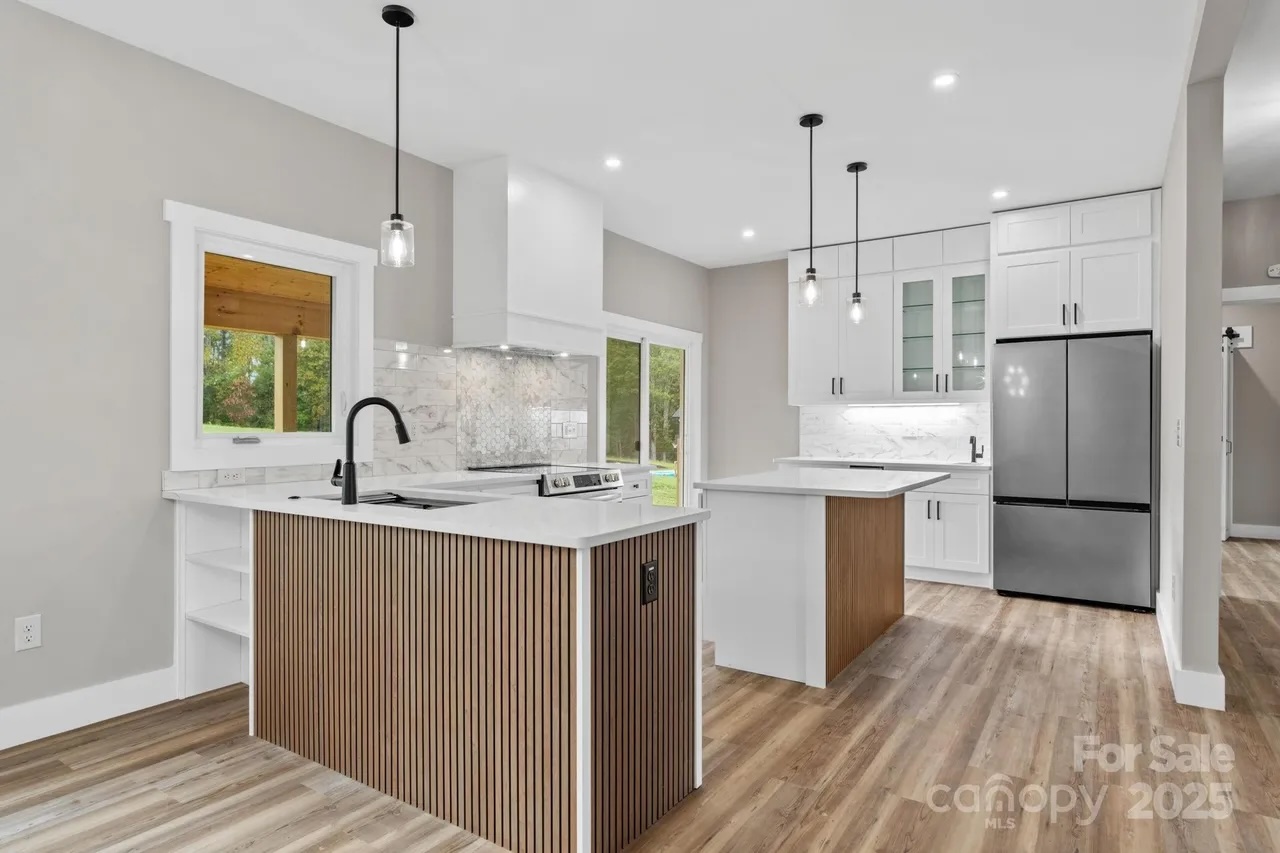 Asheville, North Carolina, 28806, United States, 3 Bedrooms Bedrooms, ,2 BathroomsBathrooms,Residential,Forsale,1986004