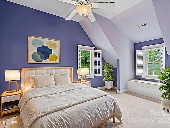 Hendersonville, North Carolina, 28739, United States, 3 Bedrooms Bedrooms, ,3 BathroomsBathrooms,Residential,Forsale,1986001