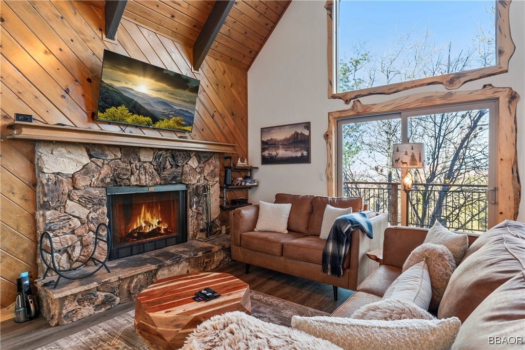 Lake Arrowhead, California, 92352, United States, 4 Bedrooms Bedrooms, ,3 BathroomsBathrooms,Residential,Forsale,1934022