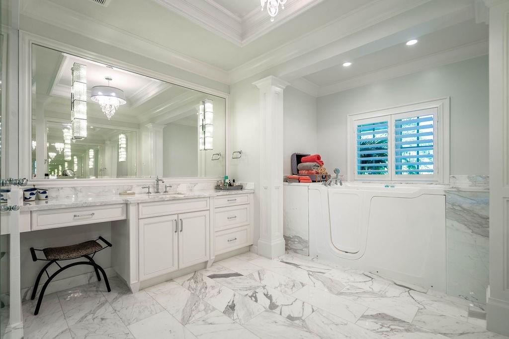 Lighthouse Point, Florida, 33064, United States, 5 Bedrooms Bedrooms, ,6 BathroomsBathrooms,Residential,Forsale,1994097