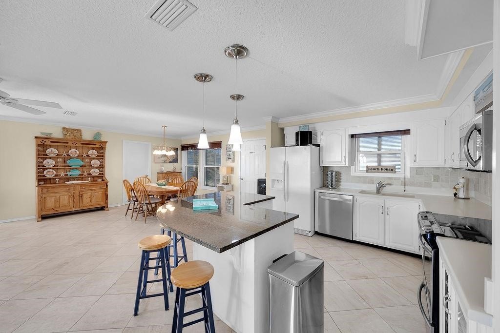 Fernandina Beach, Florida, 32034, United States, 3 Bedrooms Bedrooms, ,2 BathroomsBathrooms,Residential,Forsale,2001135