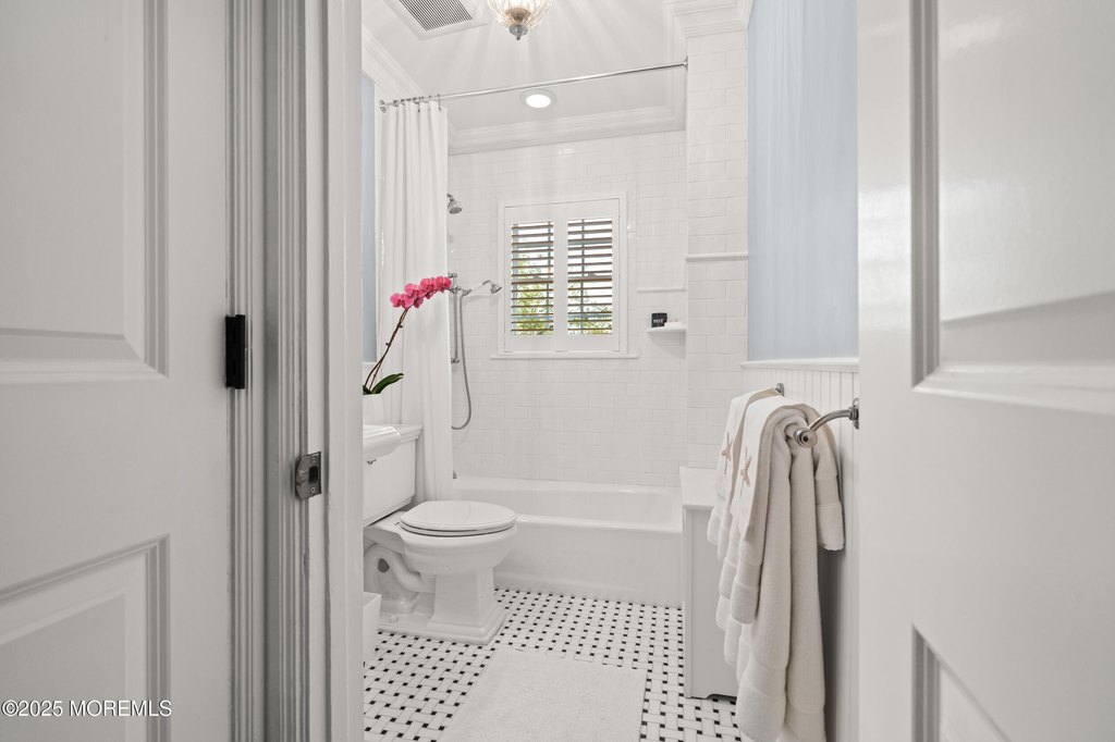 Allenhurst, New Jersey, 07711, United States, 4 Bedrooms Bedrooms, ,2.5 BathroomsBathrooms,Residential,Forsale,1892975