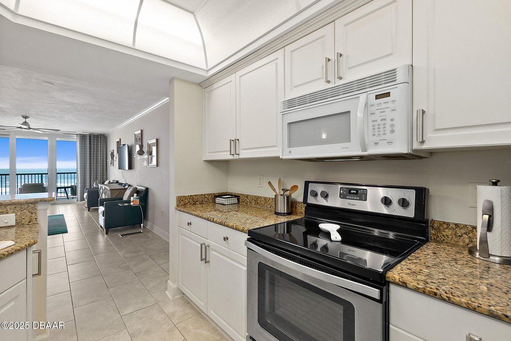 Daytona Beach Shores, Florida, 32118, United States, 2 Bedrooms Bedrooms, ,2 BathroomsBathrooms,Residential,Forsale,1990154